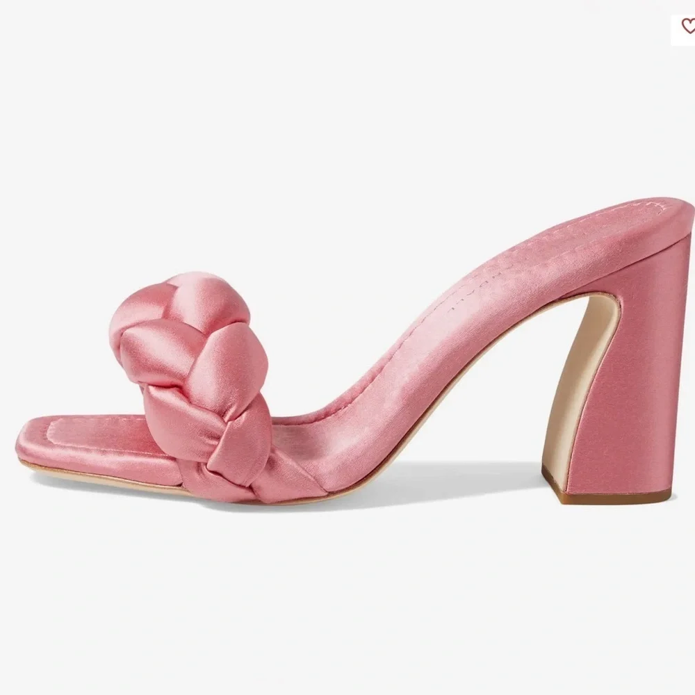 Loeffler Randall

Freya - Picture 3 of 10